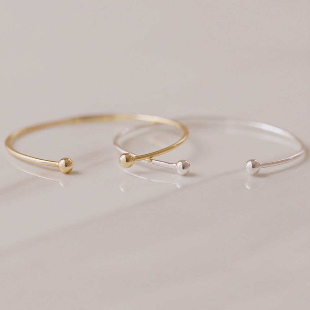 Dainty Ball Bracelet | 14k Gold Plated - Picture 5 of 11